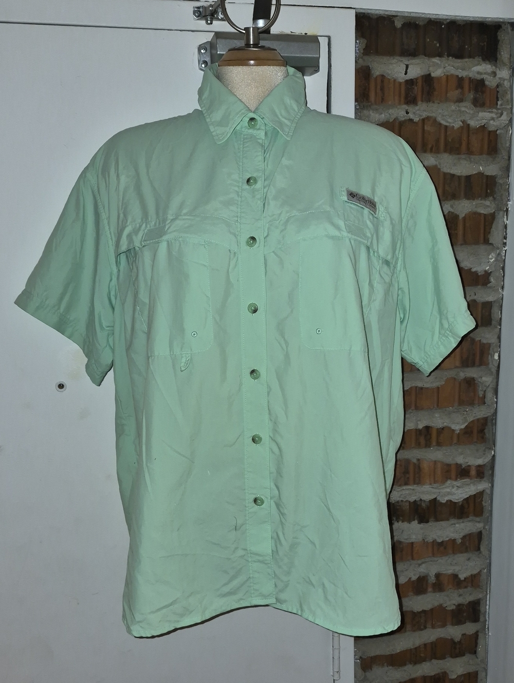 Columbia Pastel Green Vented Button Up Shirt Pockets Size XL Women